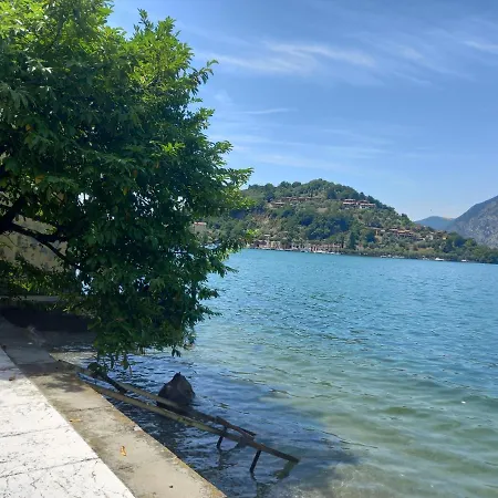 L'oleandro Sul D'iseo