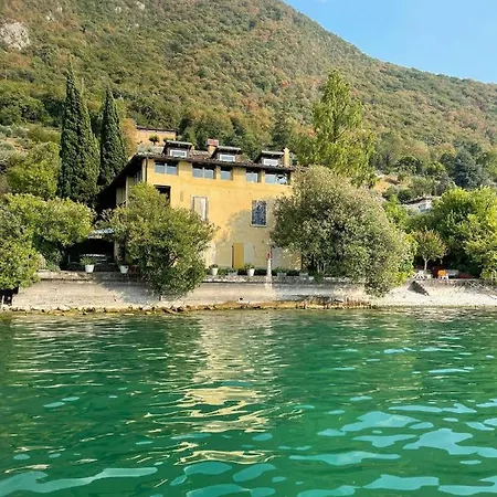 L'oleandro Sul D'iseo