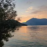 L'oleandro Sul D'iseo
