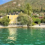 L'oleandro Sul D'iseo