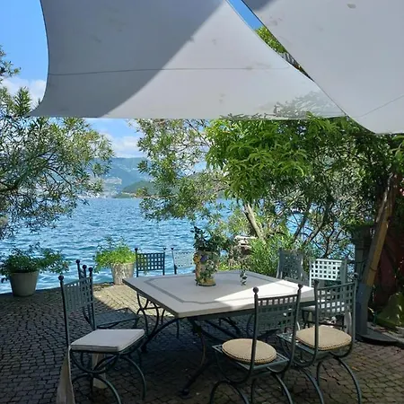 L'oleandro Sul D'iseo Bed & Breakfast 4*