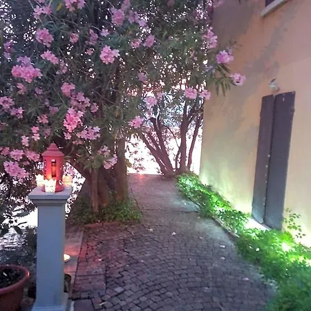 L'oleandro Sul D'iseo Sulzano