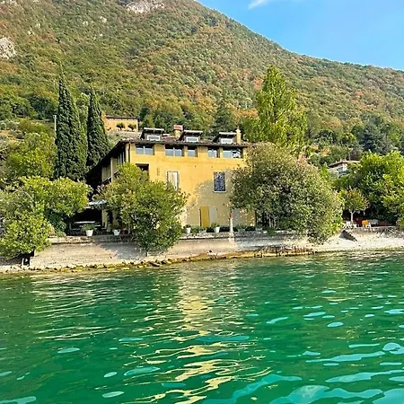 L'oleandro Sul D'iseo