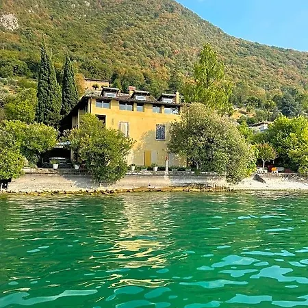 L'oleandro Sul D'iseo Bed & Breakfast 4*