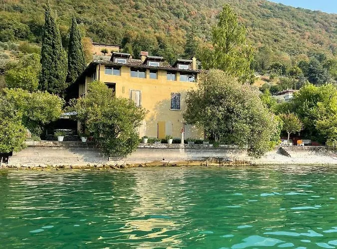 L'oleandro Sul D'iseo