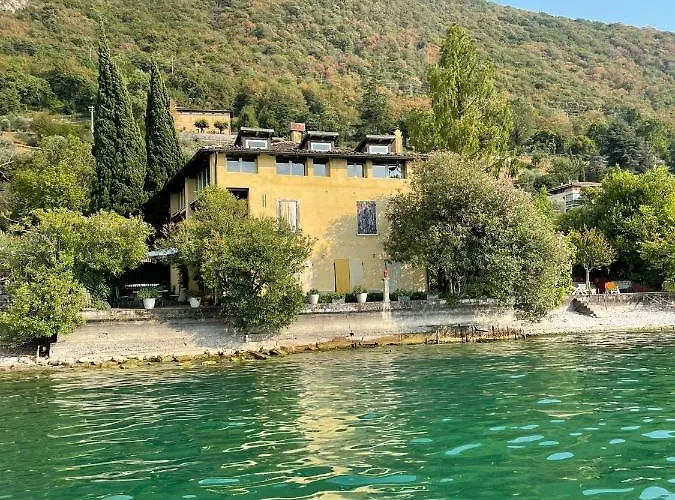 L'oleandro Sul D'iseo * סולאזנו
